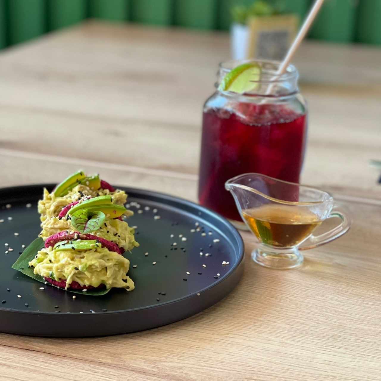 AVO QUEEN & Agua de Jamaica
