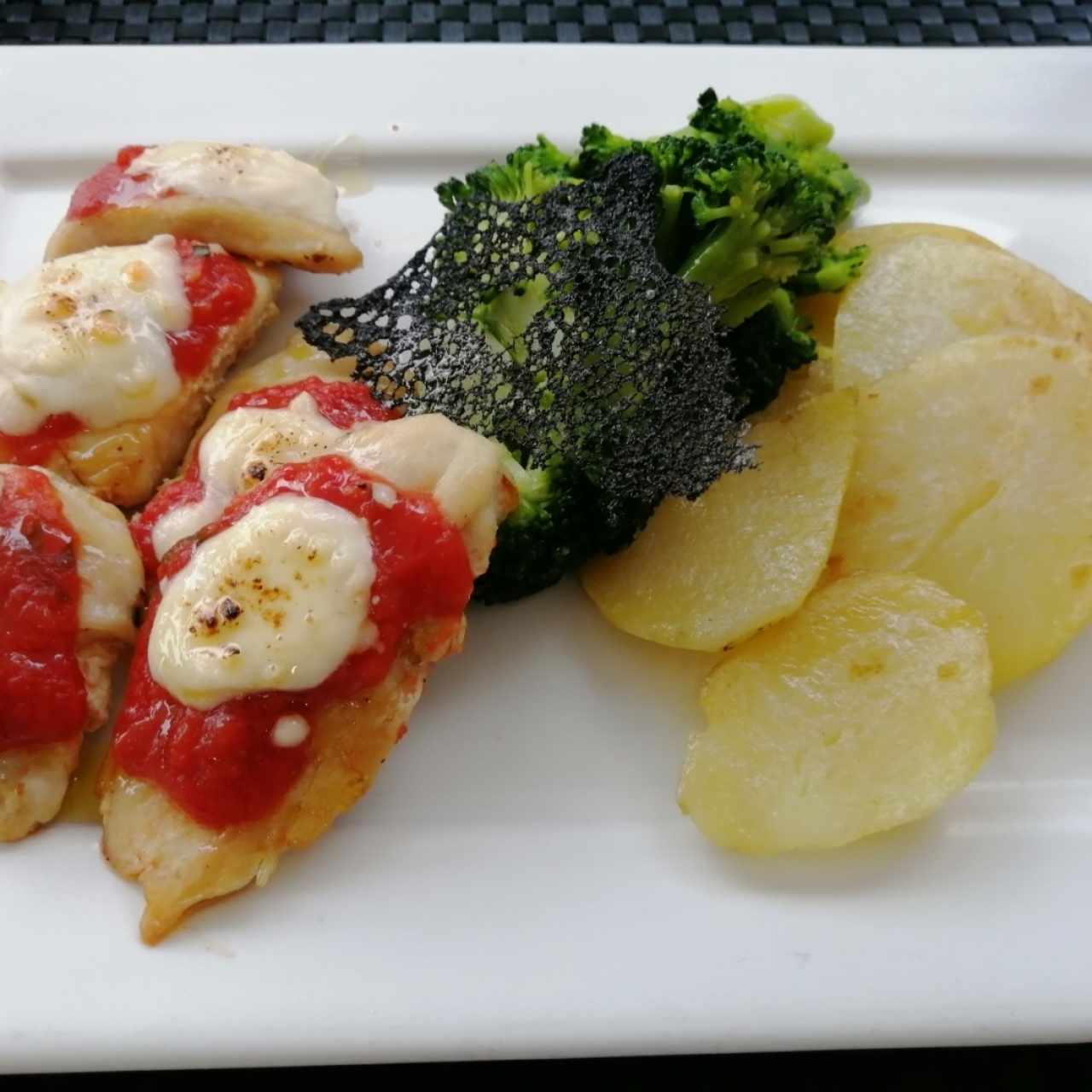 Pechuga a la parmigiana 