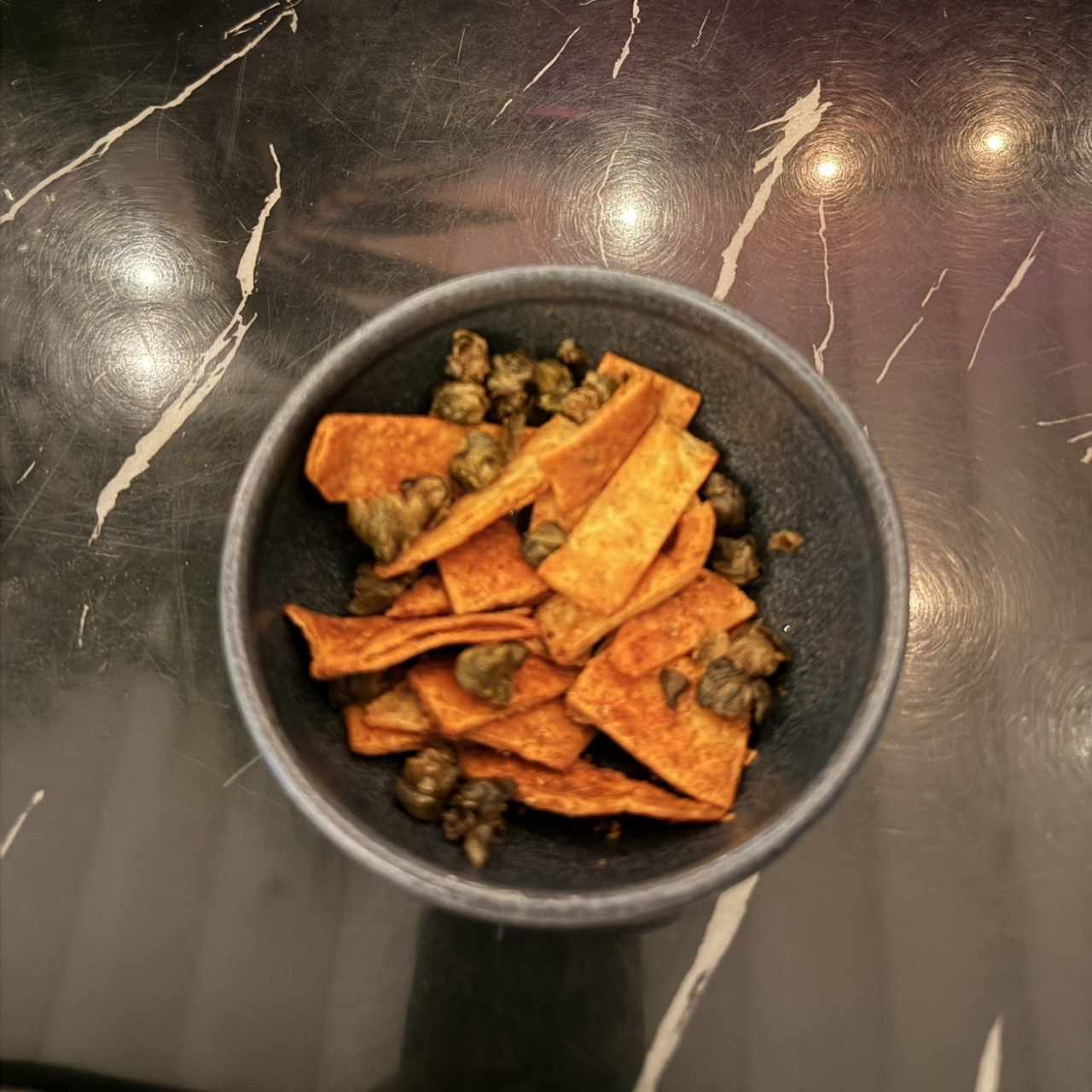 Chips con alcaparras fritas