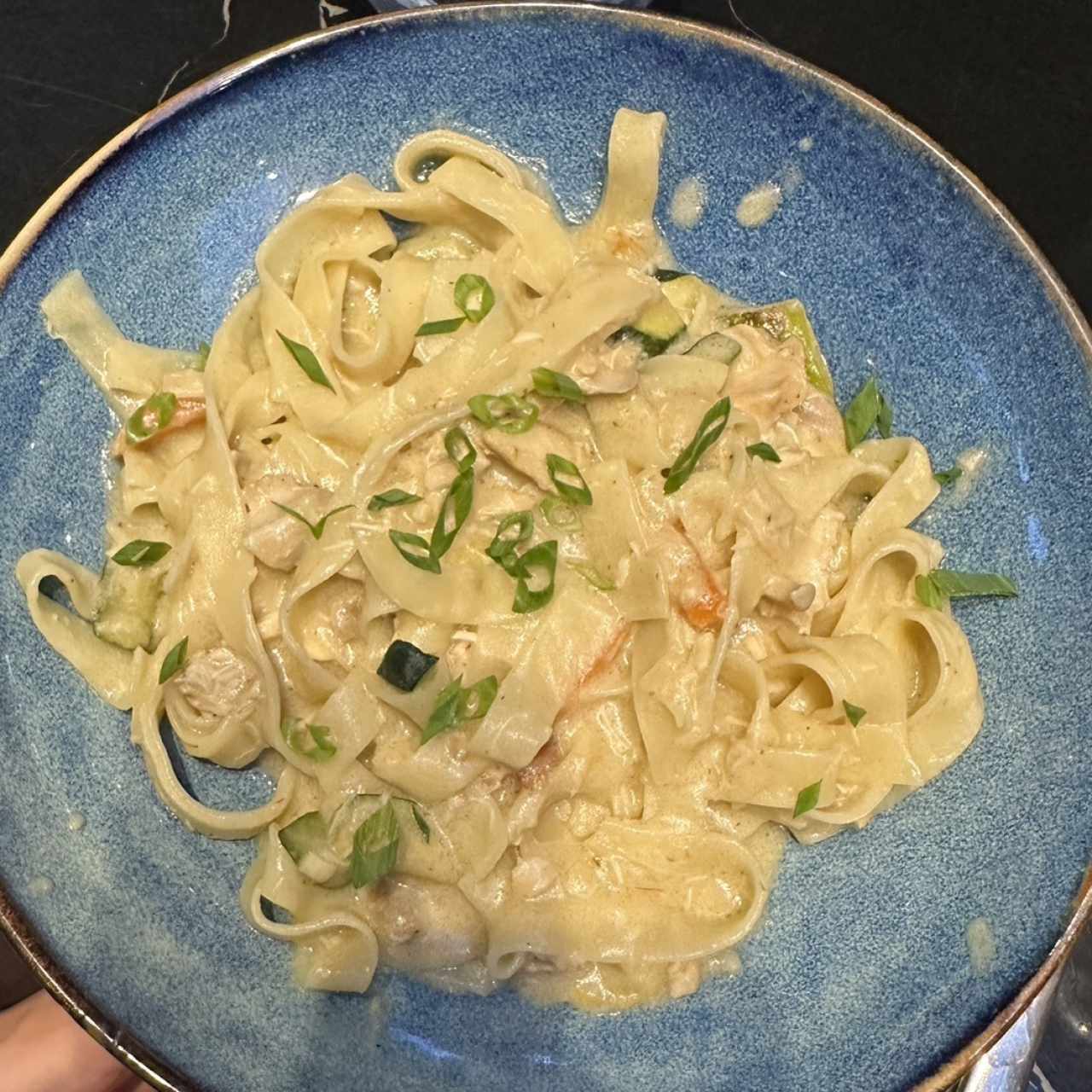 Parpadelle de pollo