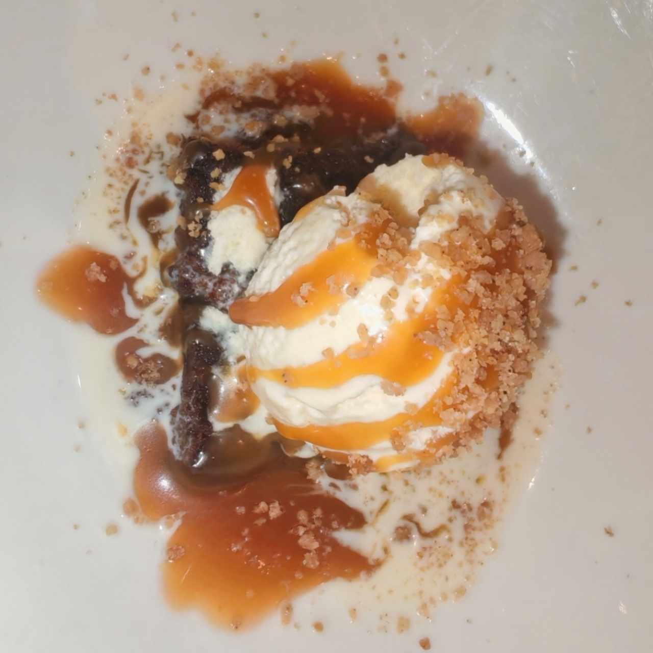 Brownie de chocolate con helado