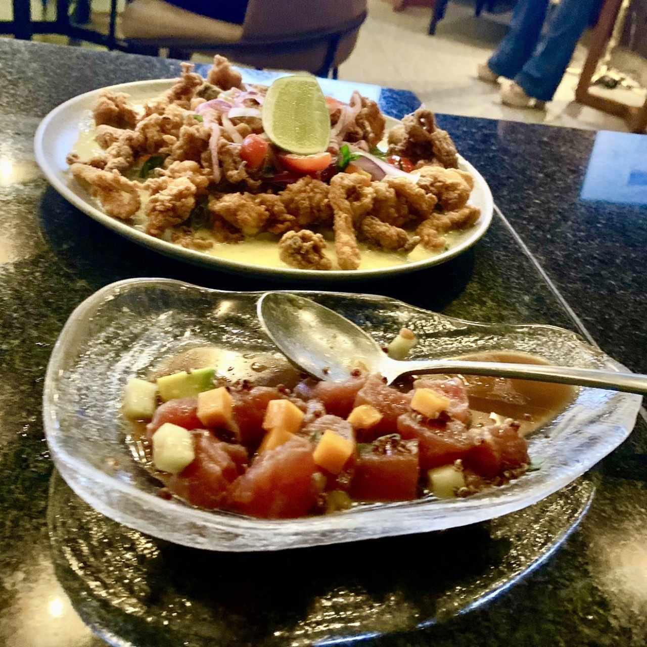 Atún Ponzu & Mariscada crocante