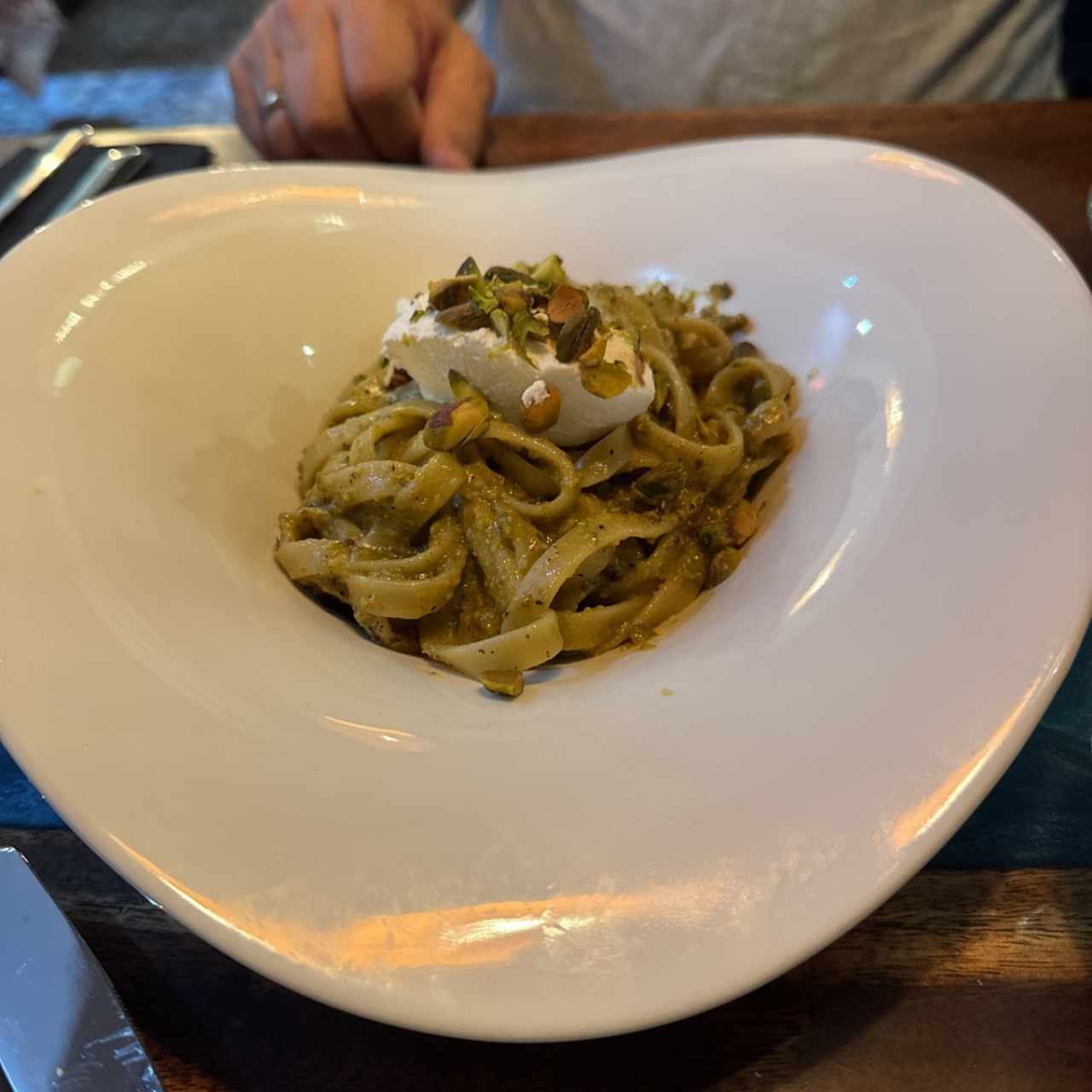 Espaguetis Con Pesto De Pistachos