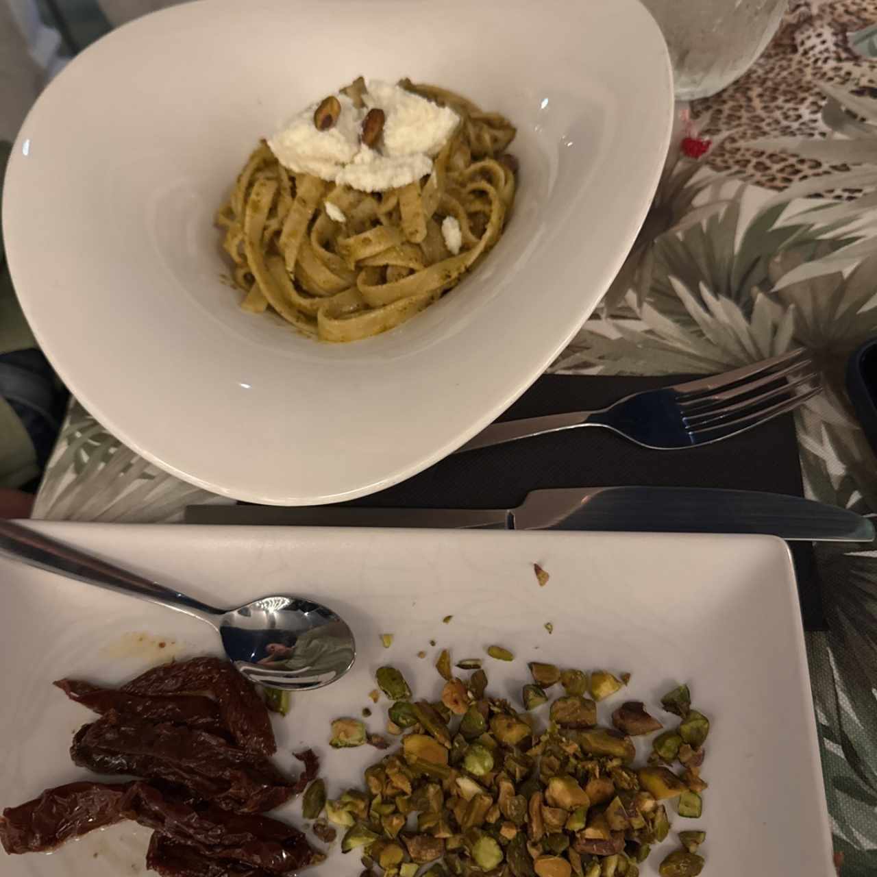 Espaguetis Con Pesto De Pistachos