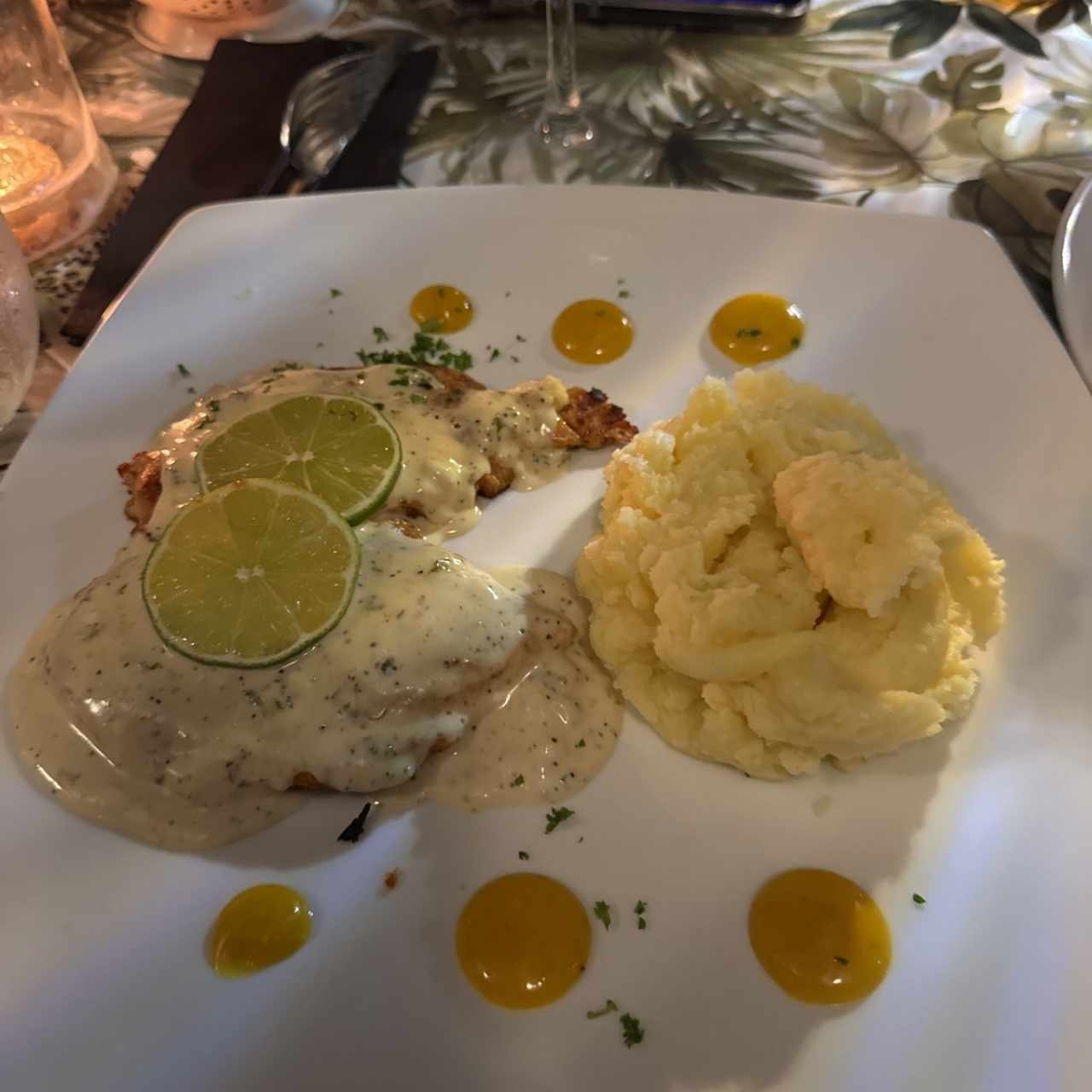 Pechuga de pollo al limón con Puré de Papas