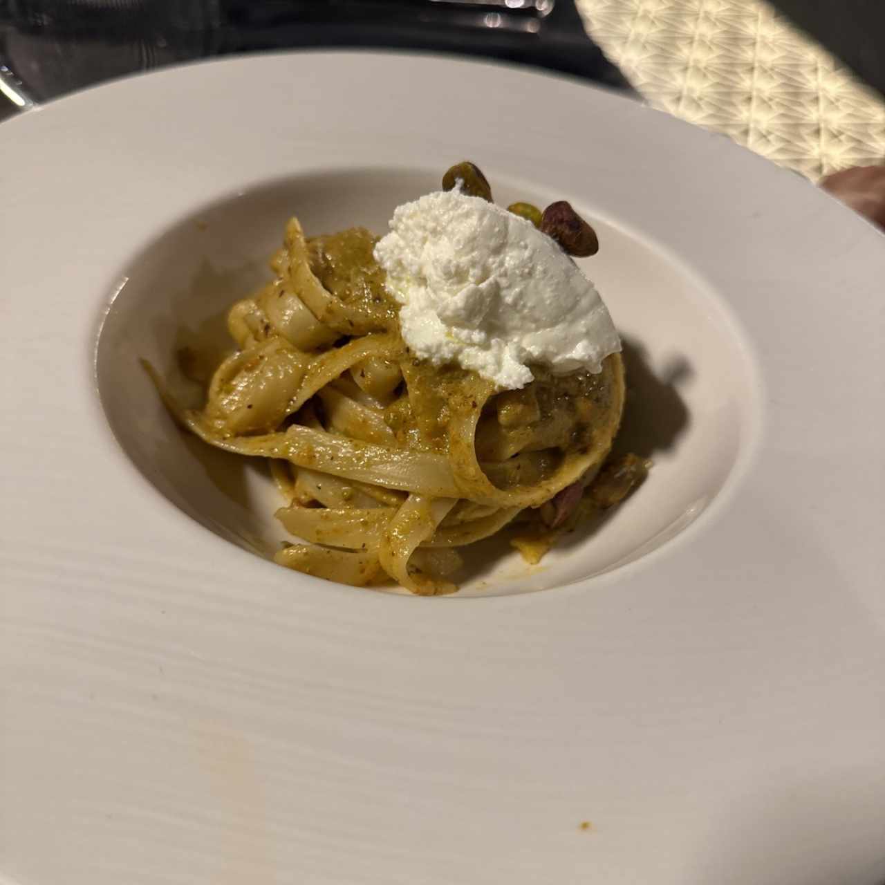 Espaguetis Con Pesto De Pistachos