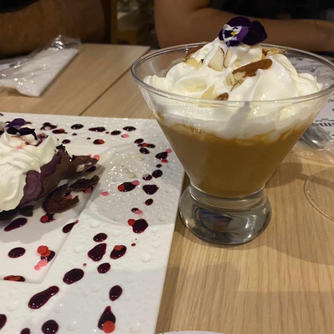 cheescake de blueberry y suspiro limeño
