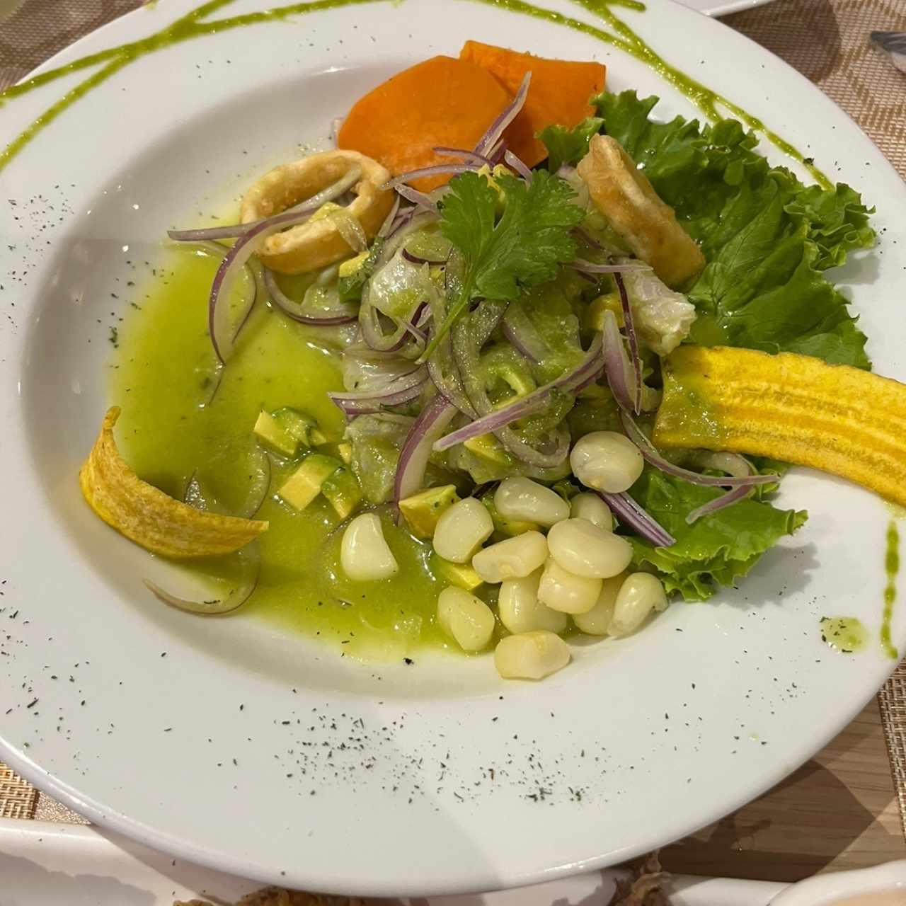 Ceviche de Corvina con Crema de Aguacate