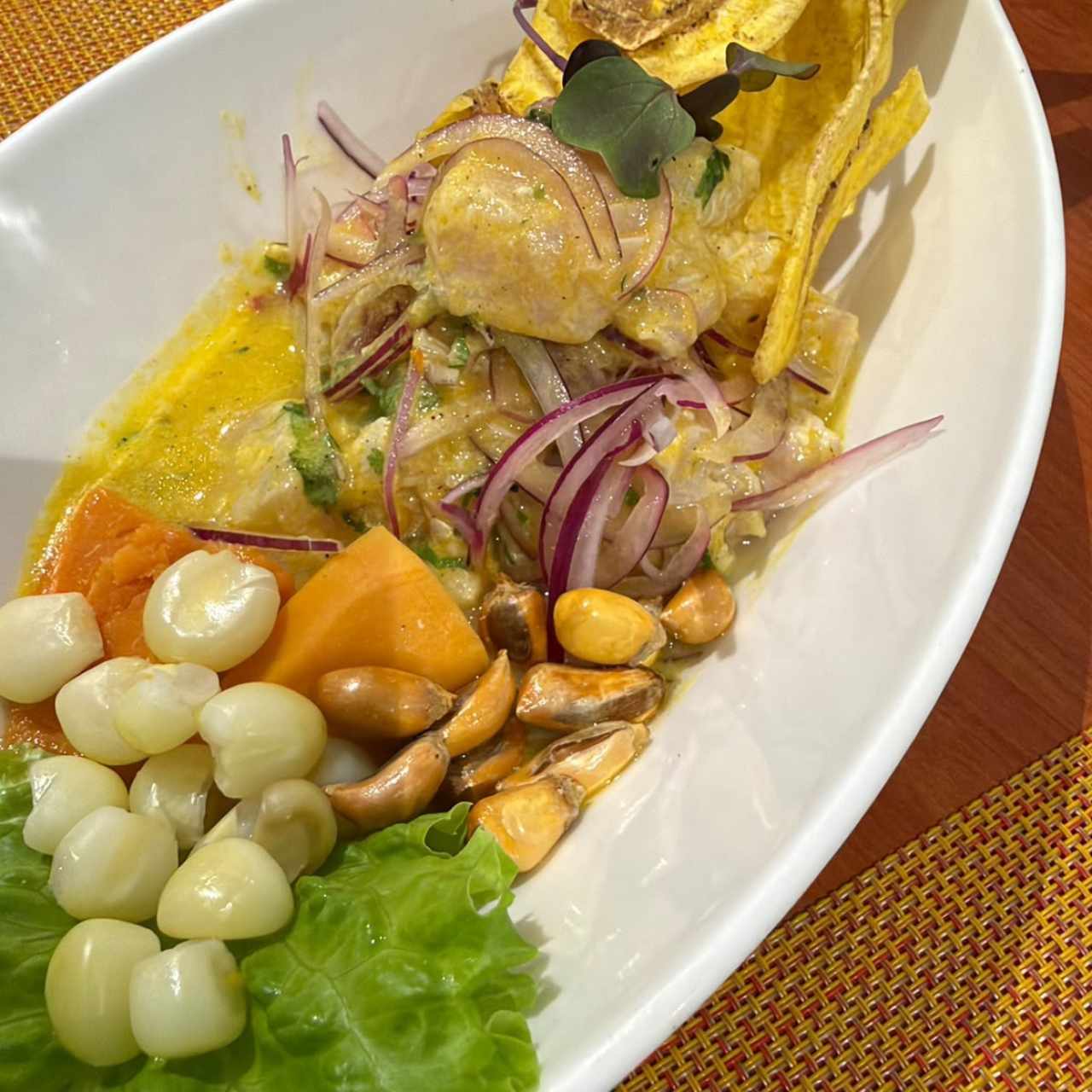 Ceviche de Corvina con Crema de Aguacate