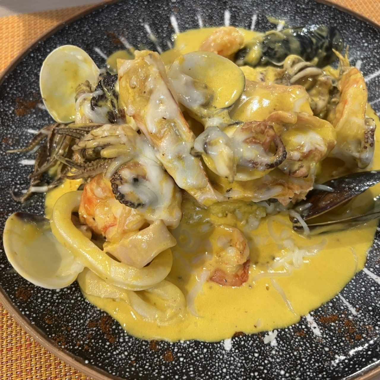 Salmón Frutos del Mar