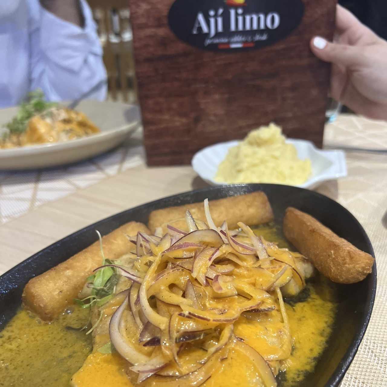 Corvina Nikkei sin mariscos para los Alérgicos 