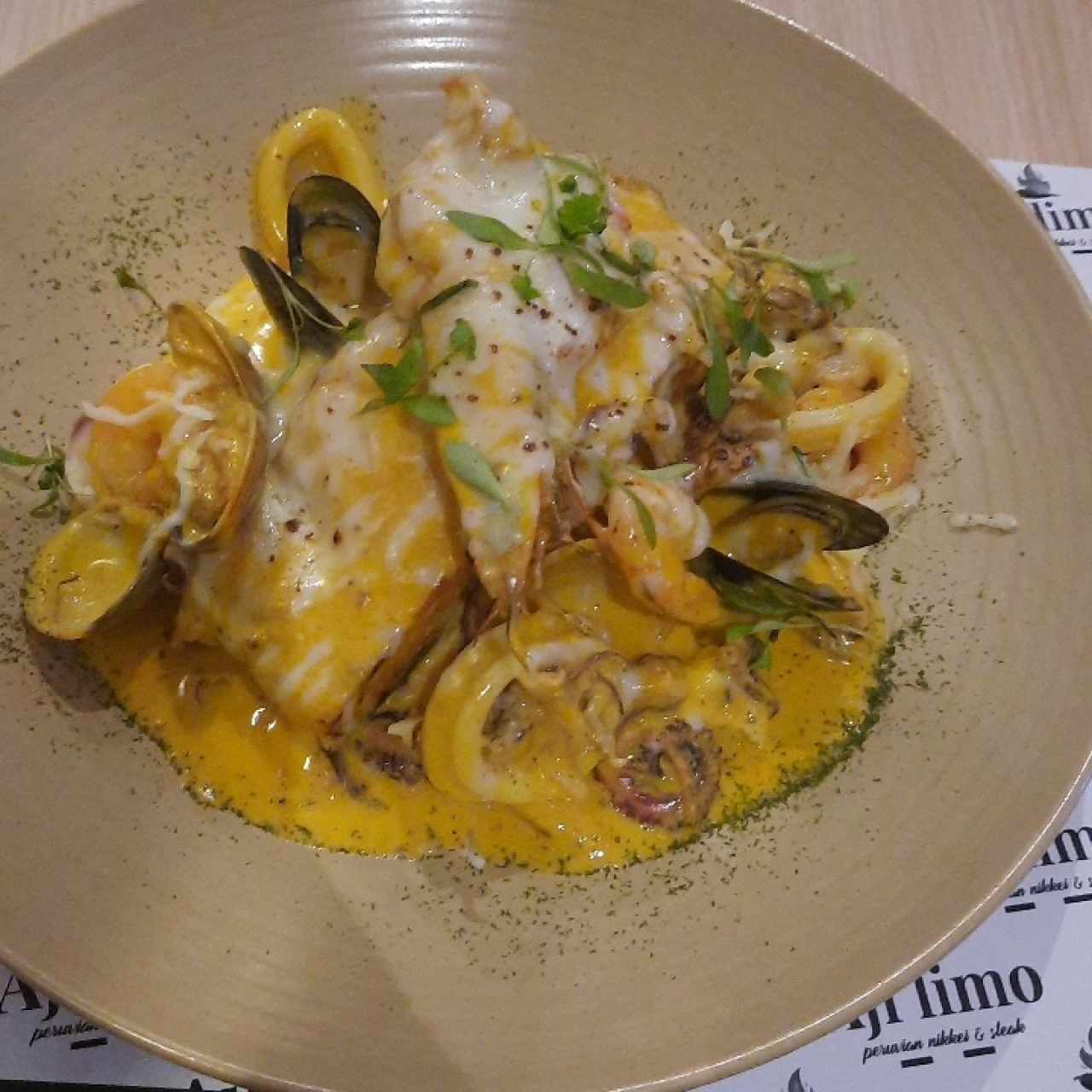 Salmón Frutos del Mar
