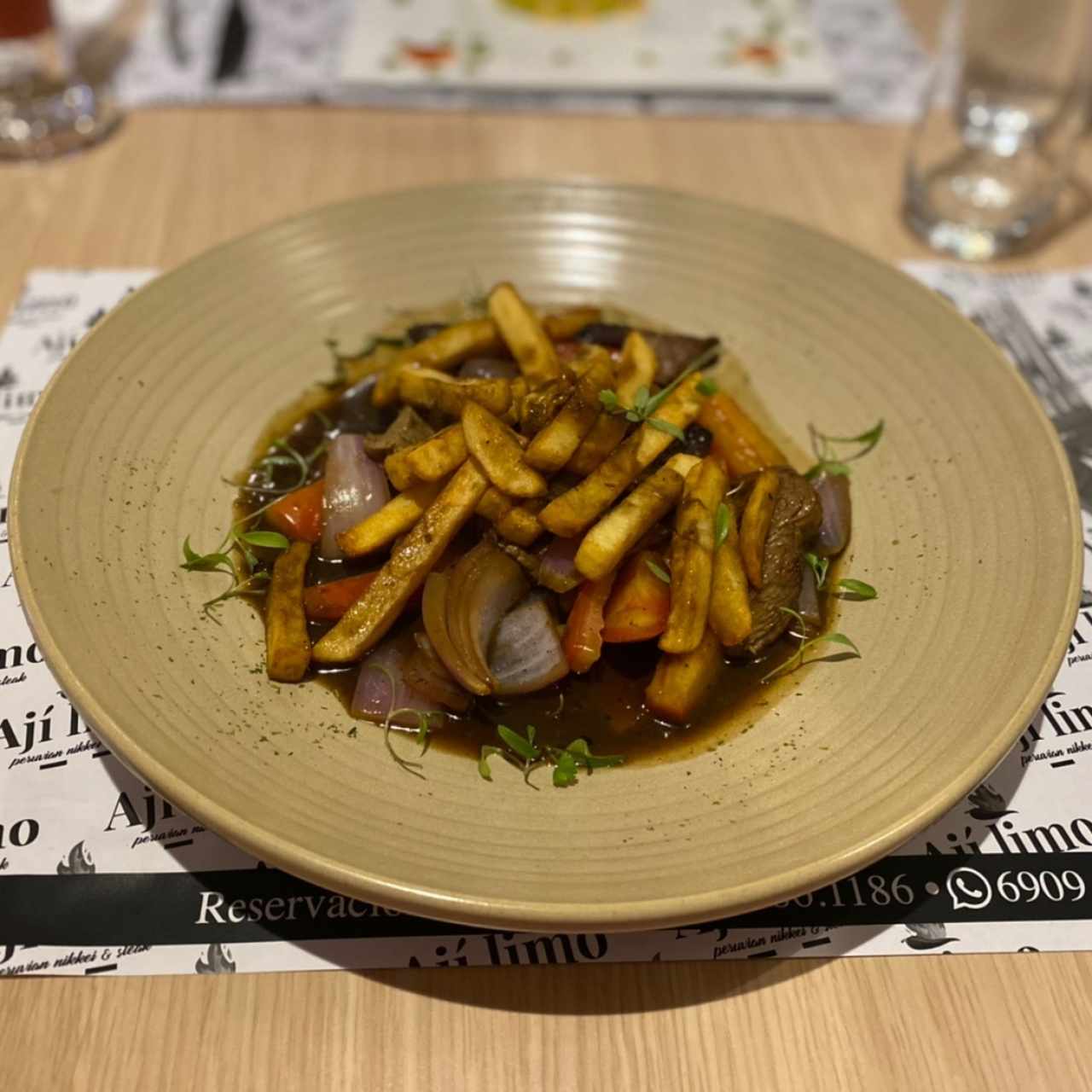 Carnes - Lomo Saltado