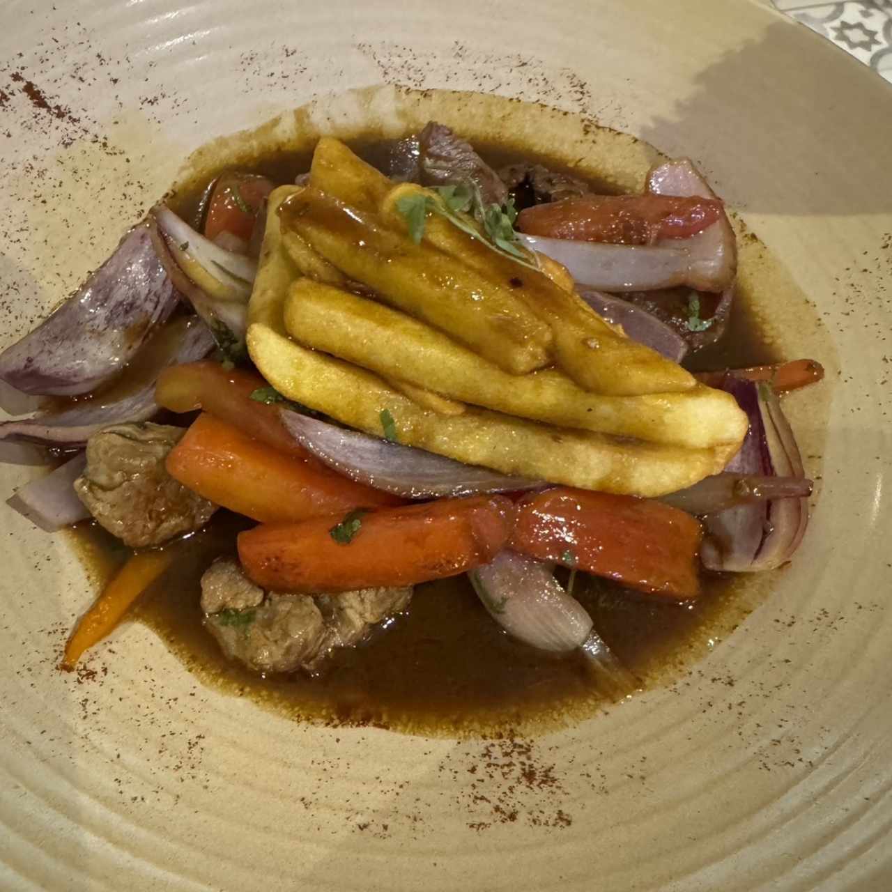 Carnes - Lomo Saltado