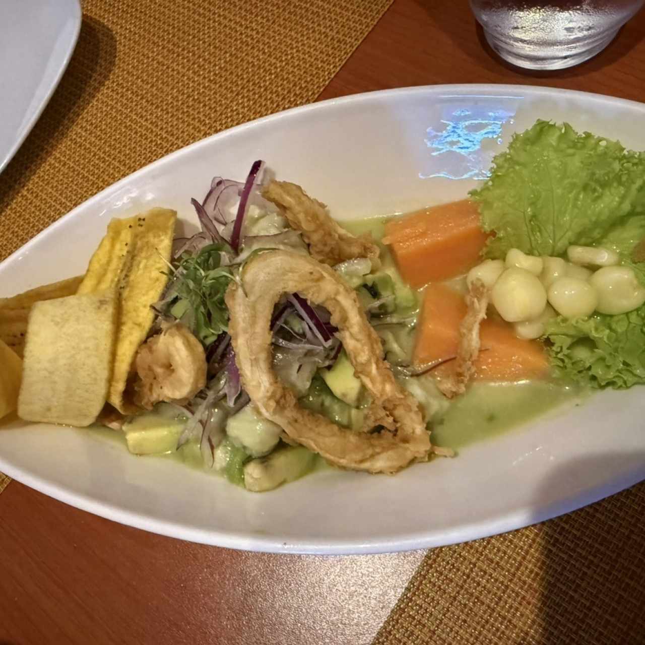 Ceviche de Corvina con Crema de Aguacate