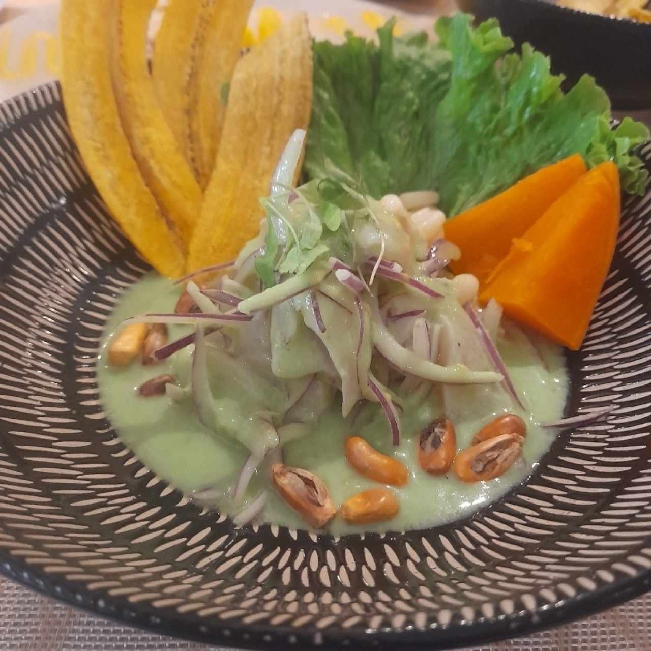 Ceviche de Corvina con Crema de Aguacate