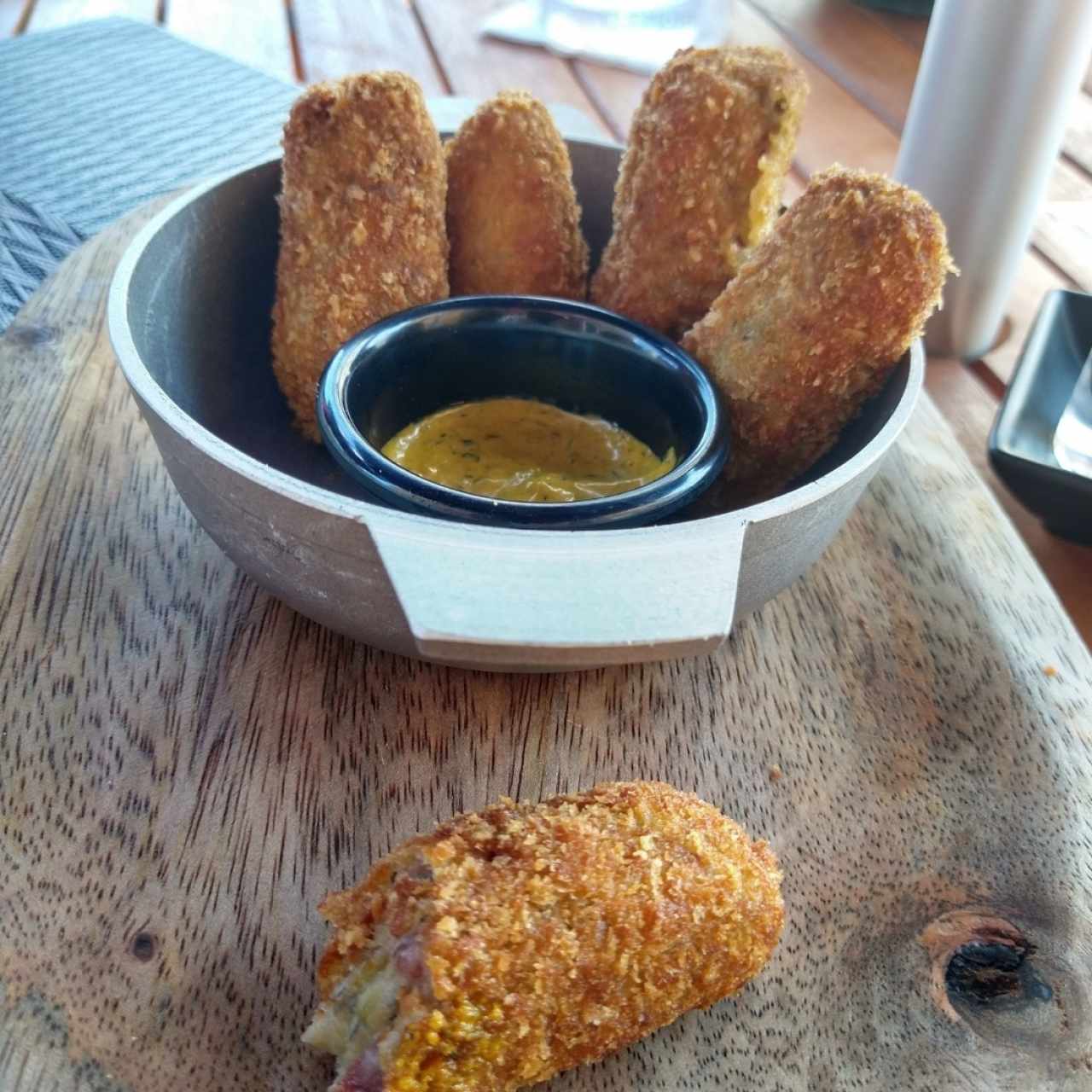 corquetas de tasajo y platano