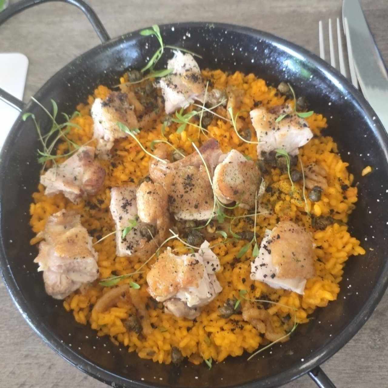 "Mi Interpretación de Arroz con Pollo"