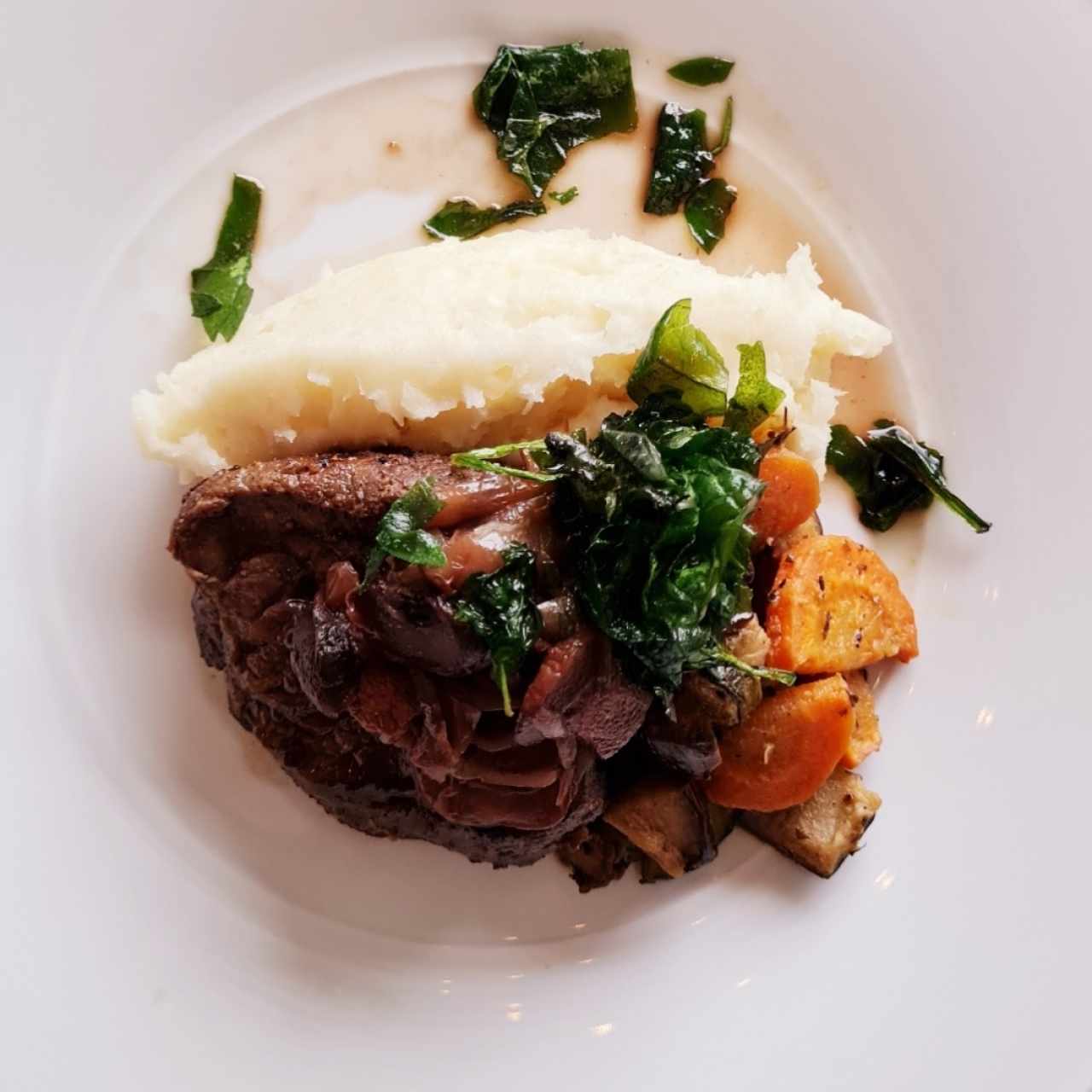 Fuego - Filete Nacional y puré de yuca