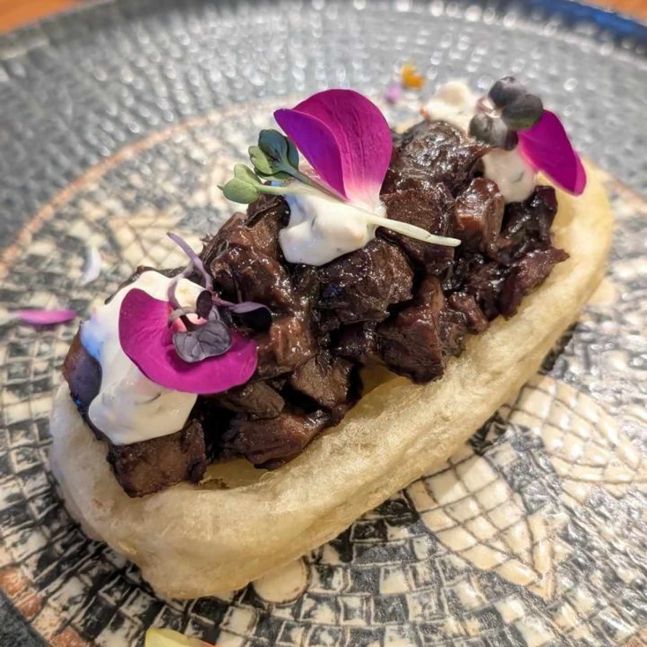 Carimañola Abierta Rellena de Brisket