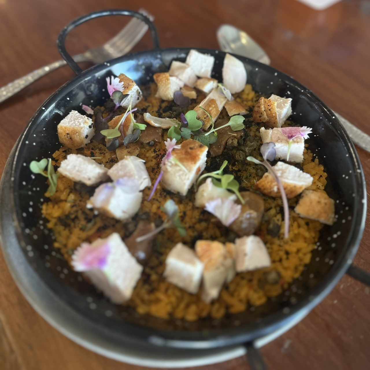 "Mi Interpretación de Arroz con Pollo"