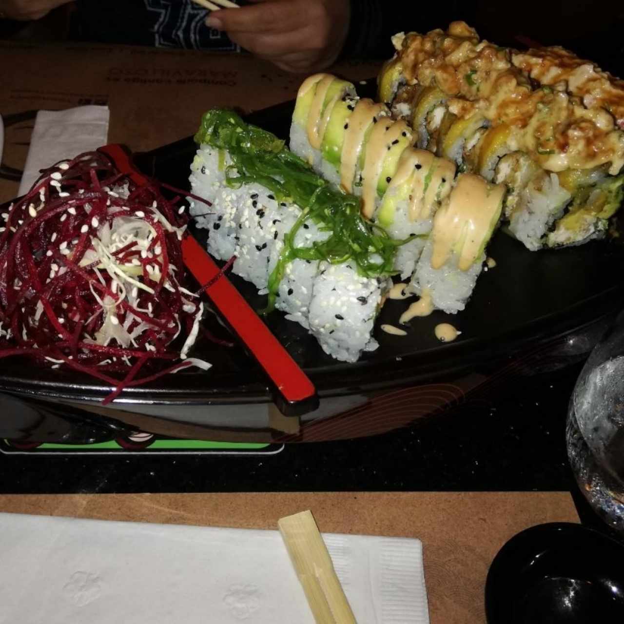 Rolls - Tori BBQ y otros tres más 