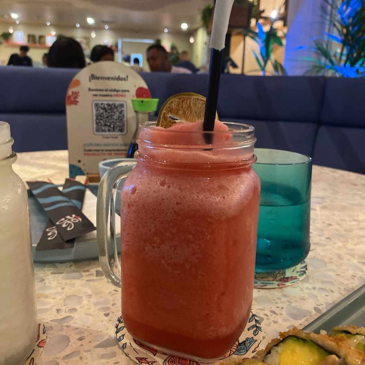 Limonada de frutos rojos