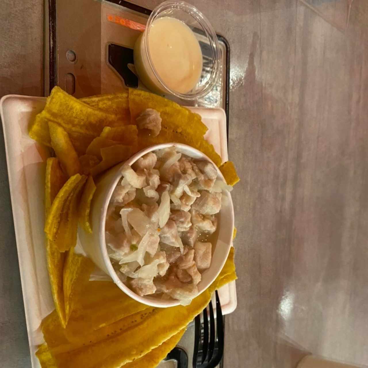 Ceviche de corvina con su salsa de coco aparte!