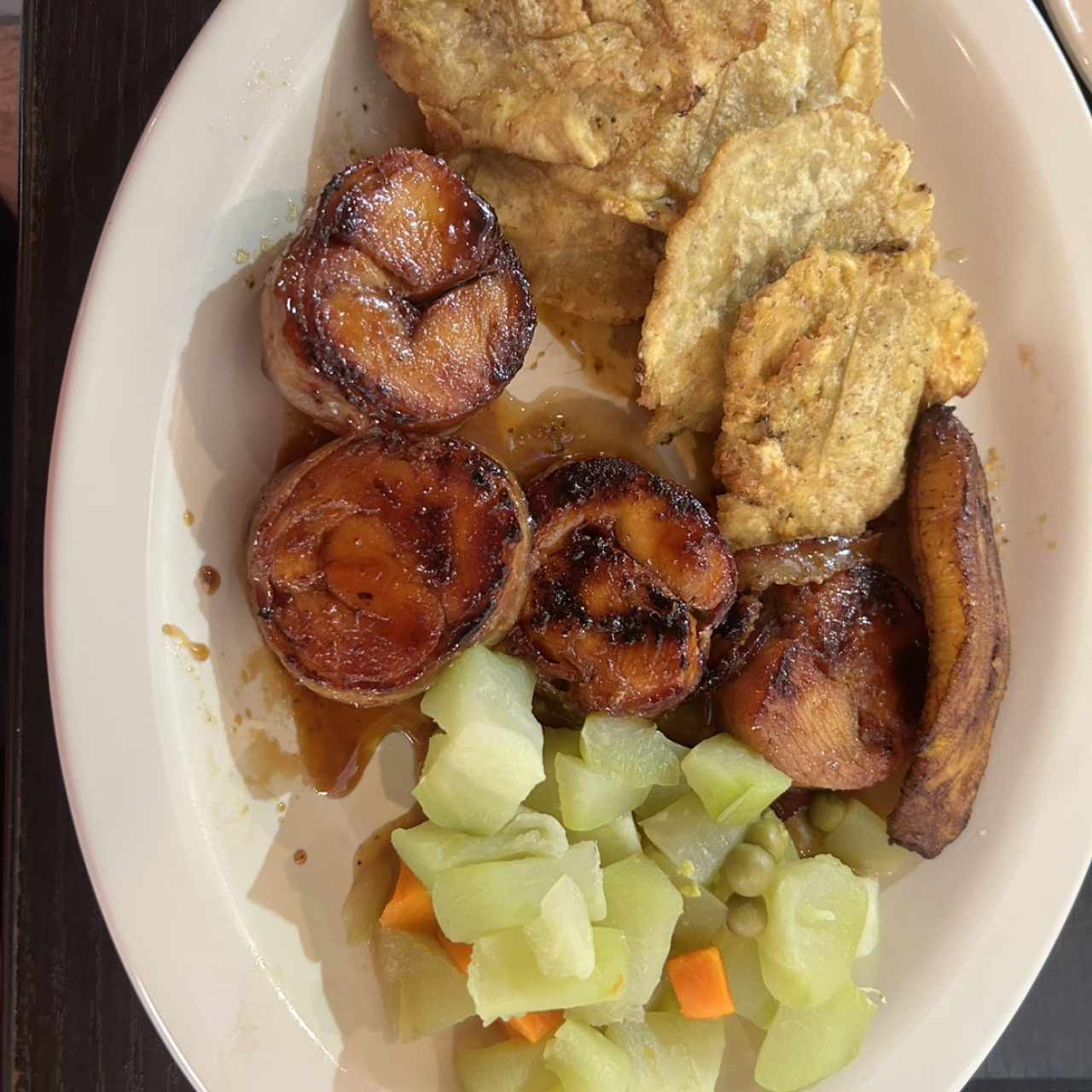 Pollo En Salsa De Hongos Y Tocino