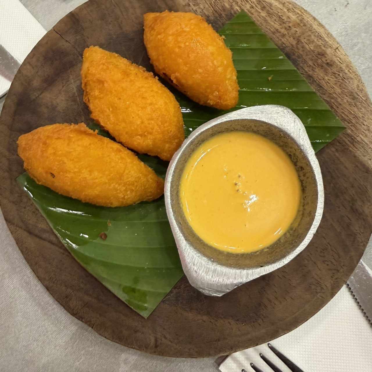 Mini carimañolas de chorizo tableño