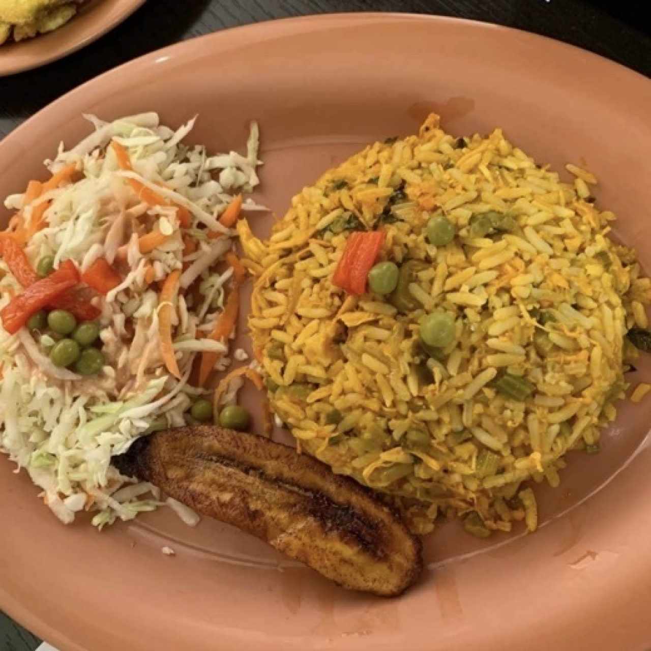 Arroz con pollo con ensalada
