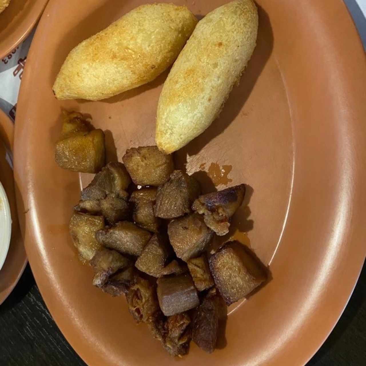Puerco frito y carimañolas