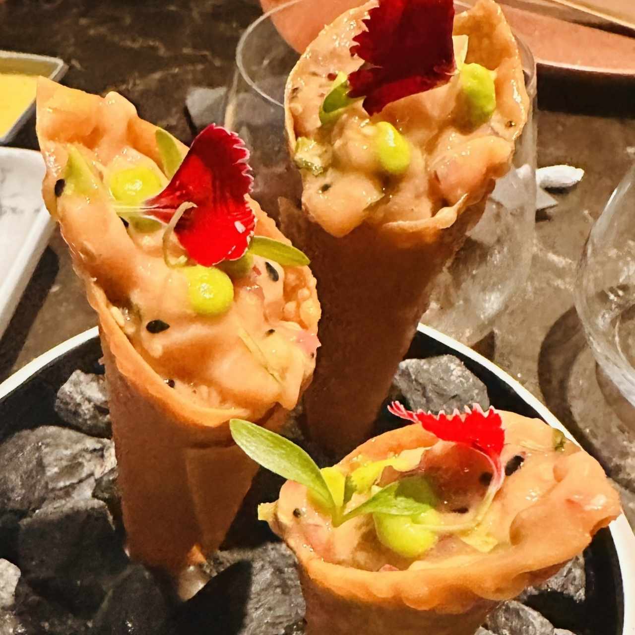 ENTRADAS - Tartar de Salmón