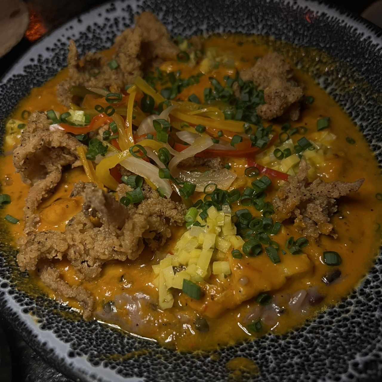 Guacho con guandú, coco y mariscos