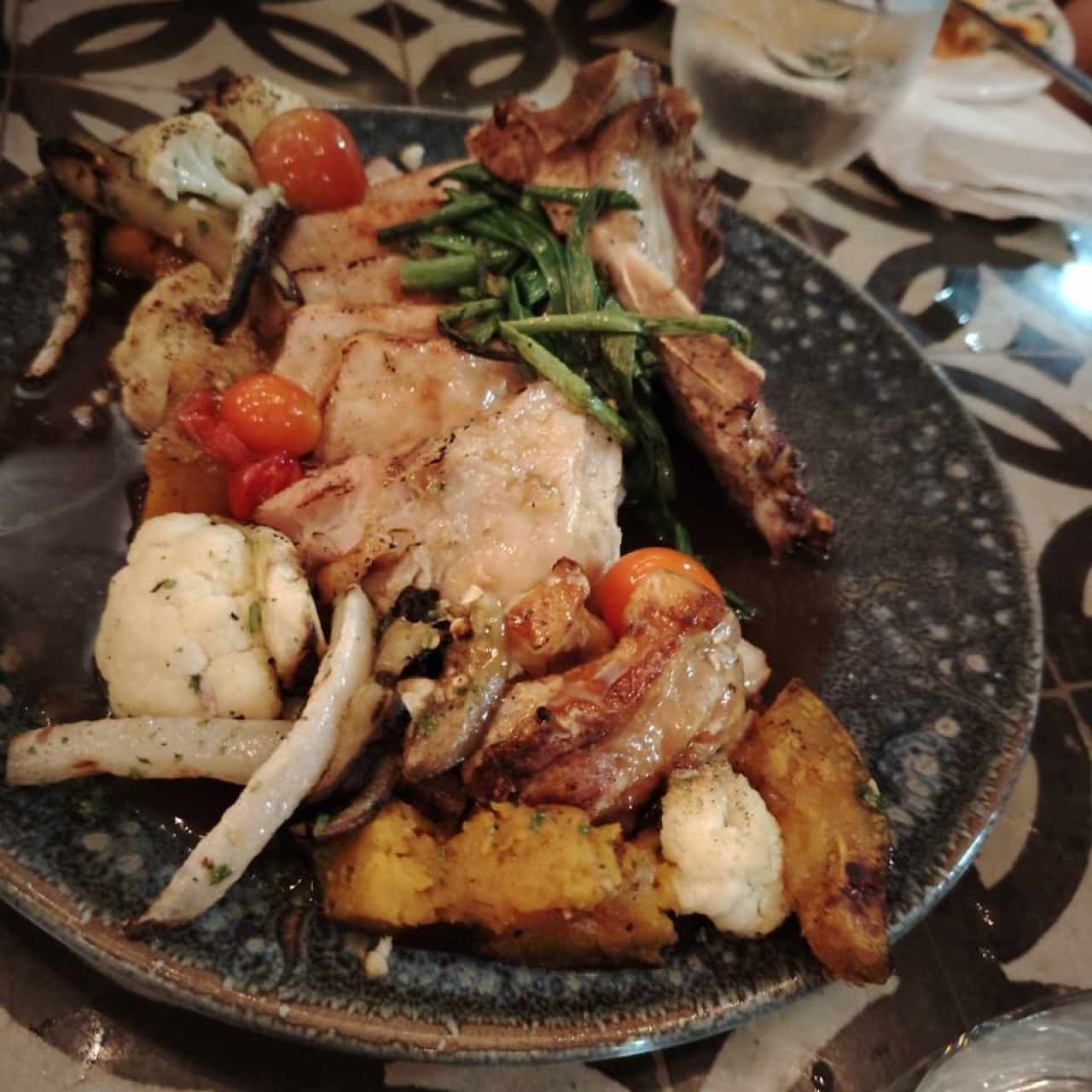 Chuletón de cerdo al carbón