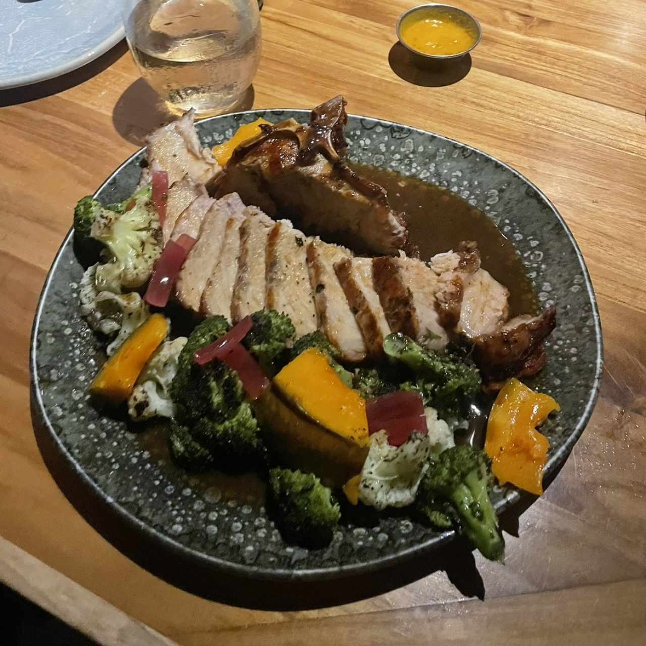 Chuletón de cerdo al carbón