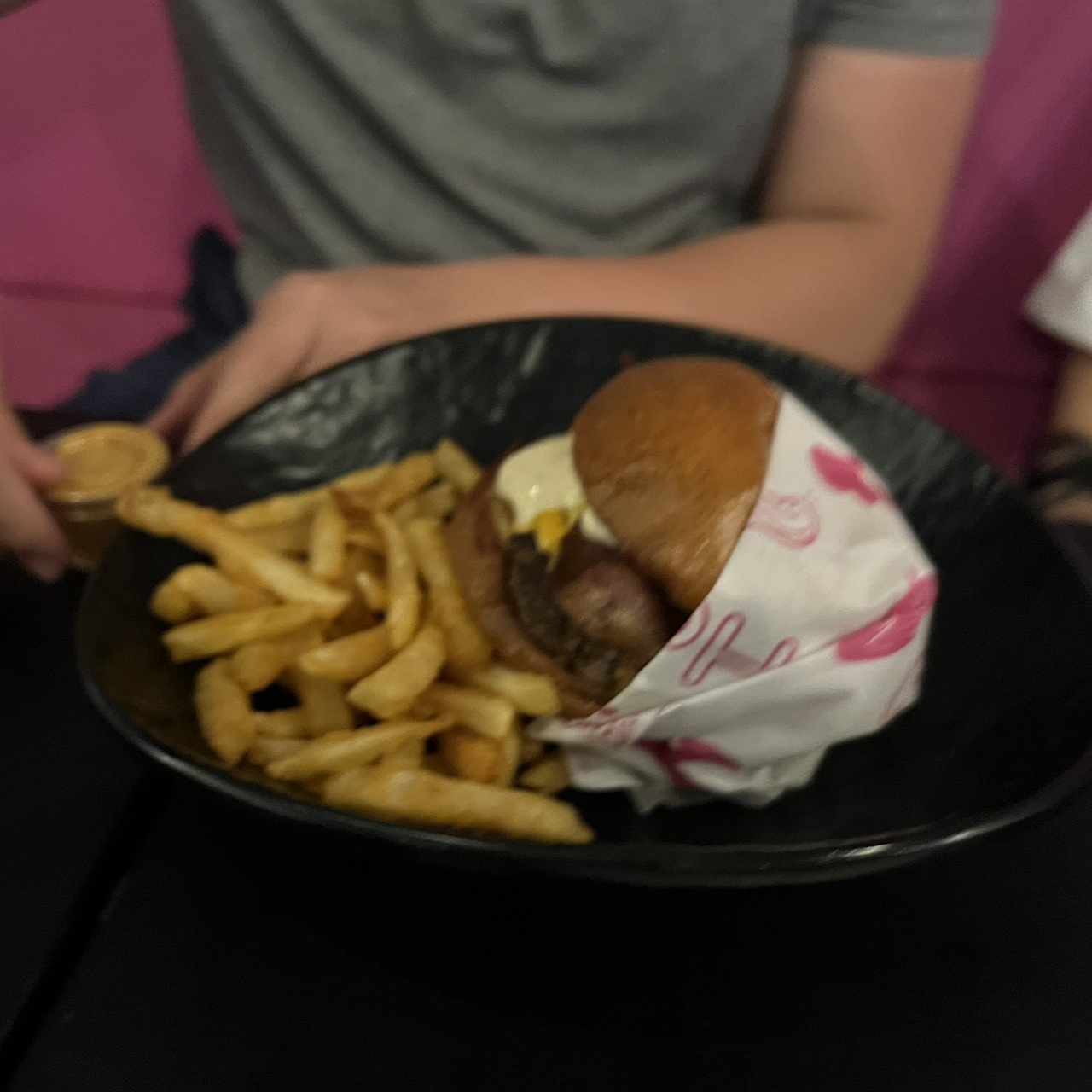 BURGERS - BITE ME