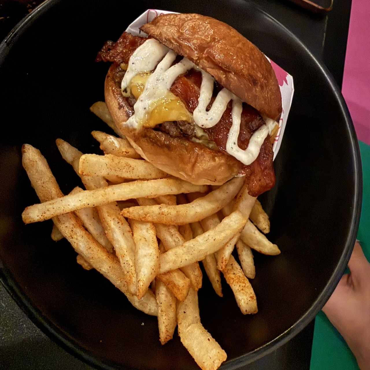 BURGERS - BITE ME