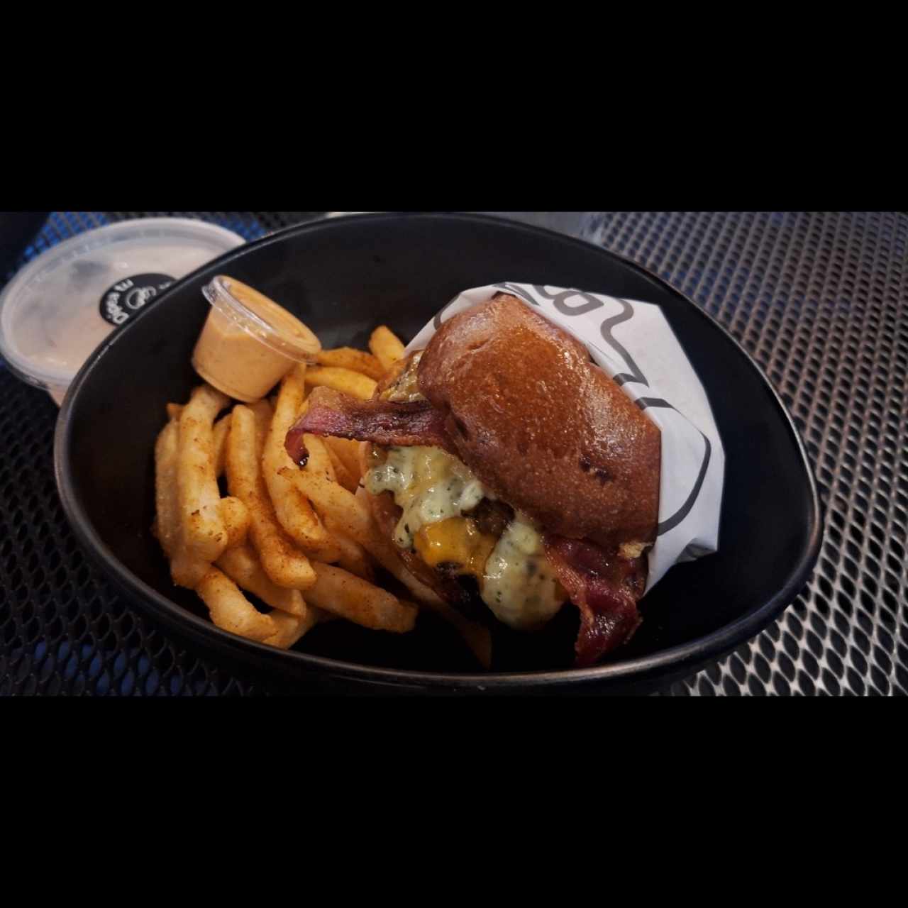 BURGERS - F*CKING DELICIOUS:
