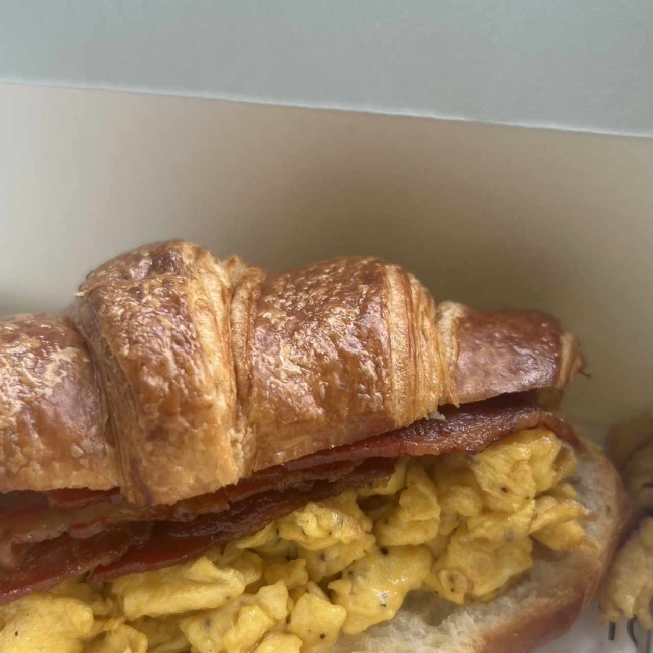 Croissant eggs & bacon