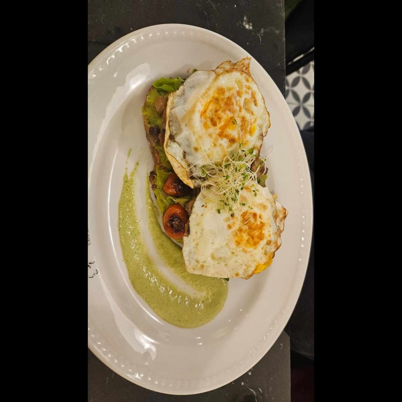 Breakfast - Egg benedict