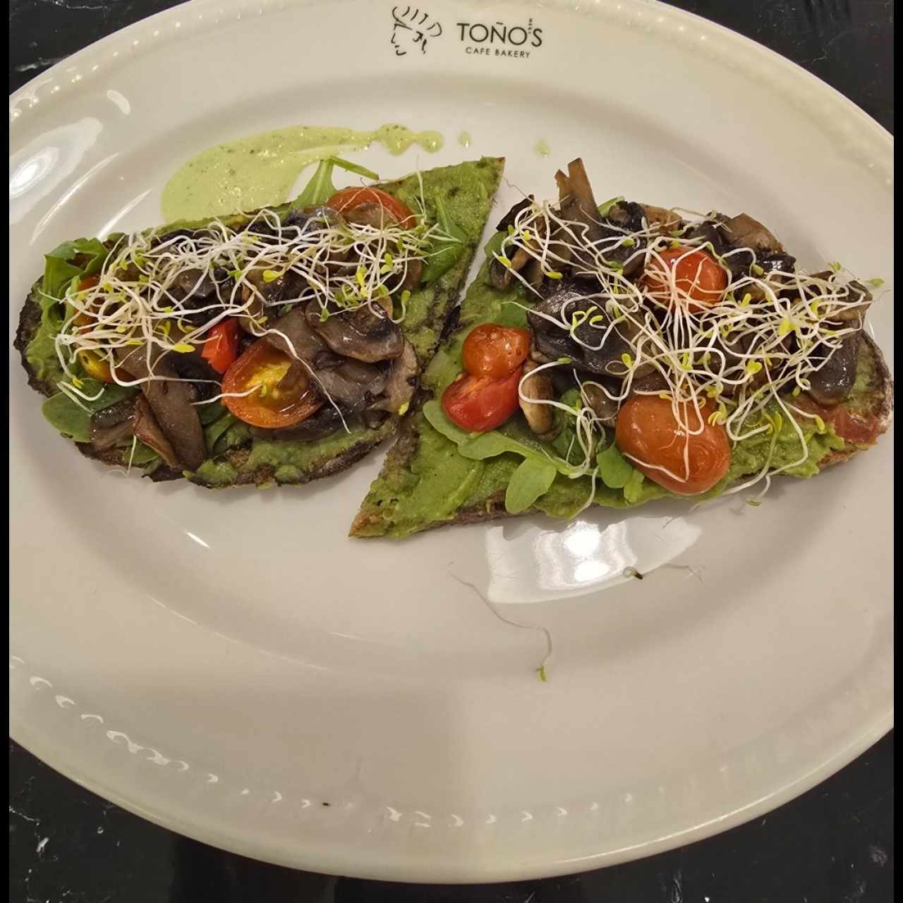 Lunch & Dinner - Avocado toast