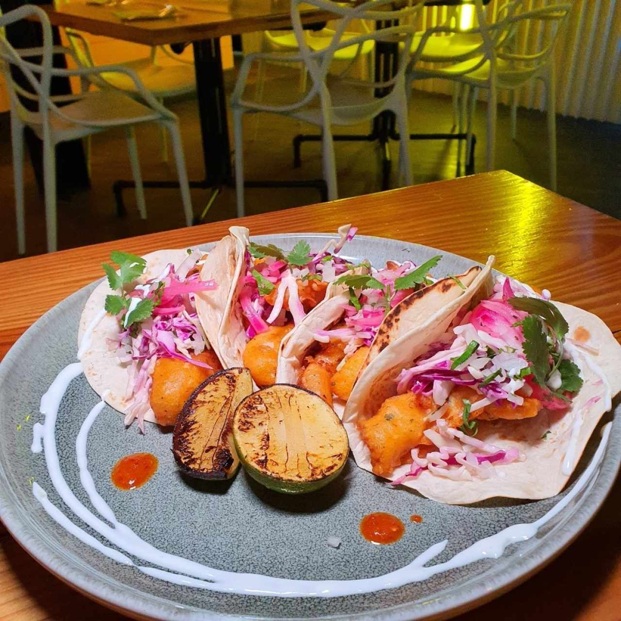 Tacos de pescado acevichado