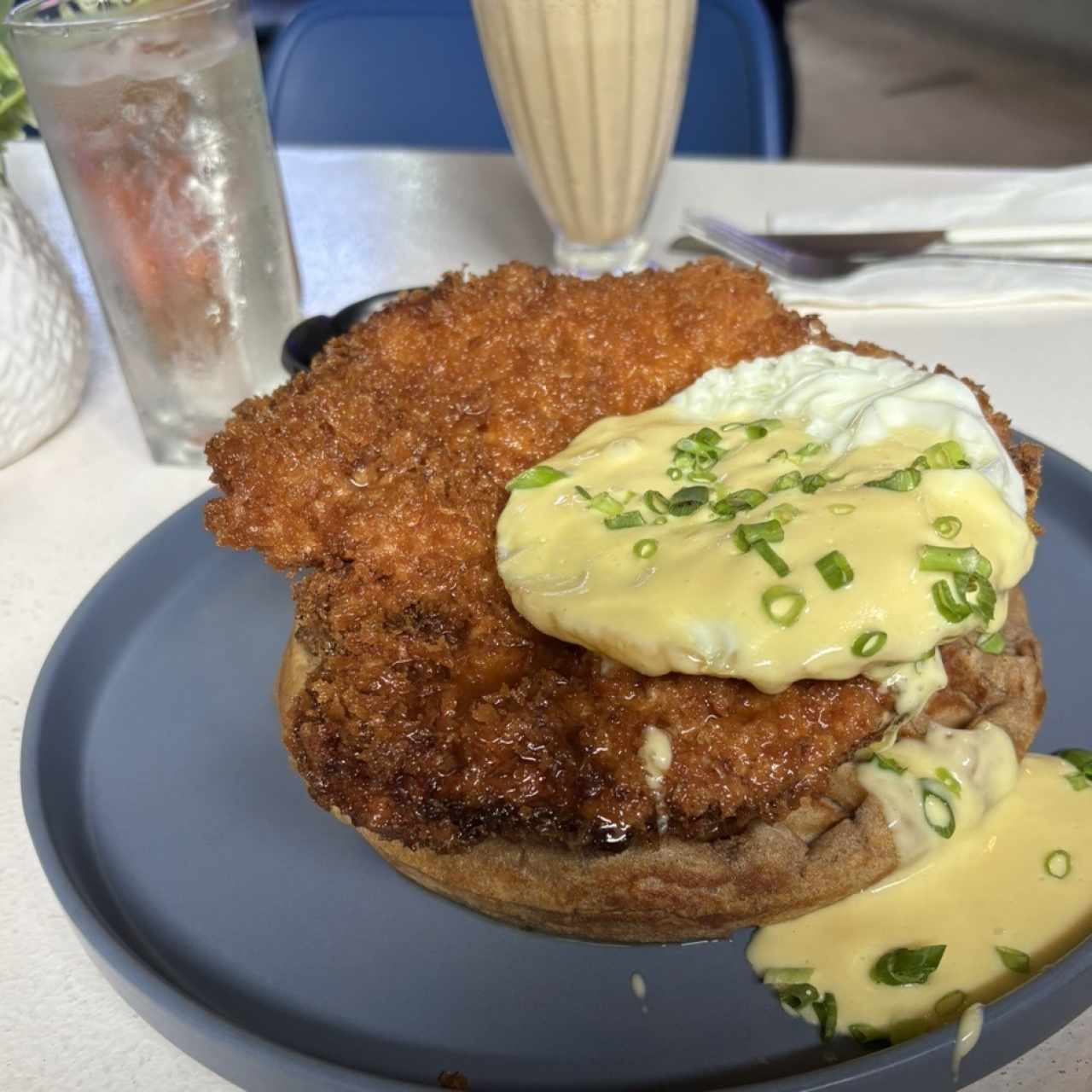Pollo Frito y Waffles