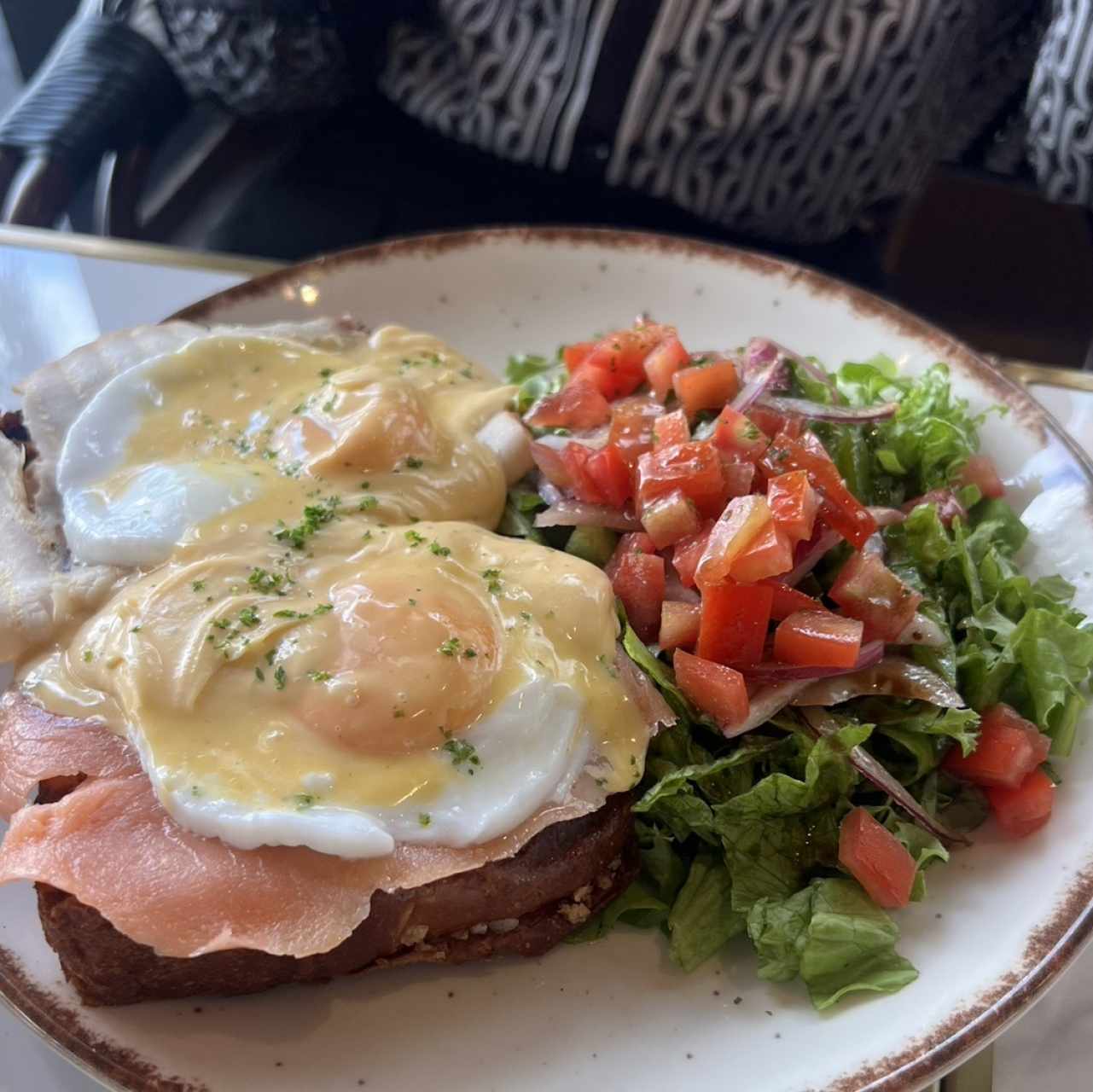 Huevos Benedictinos de Pavo o de Salmón