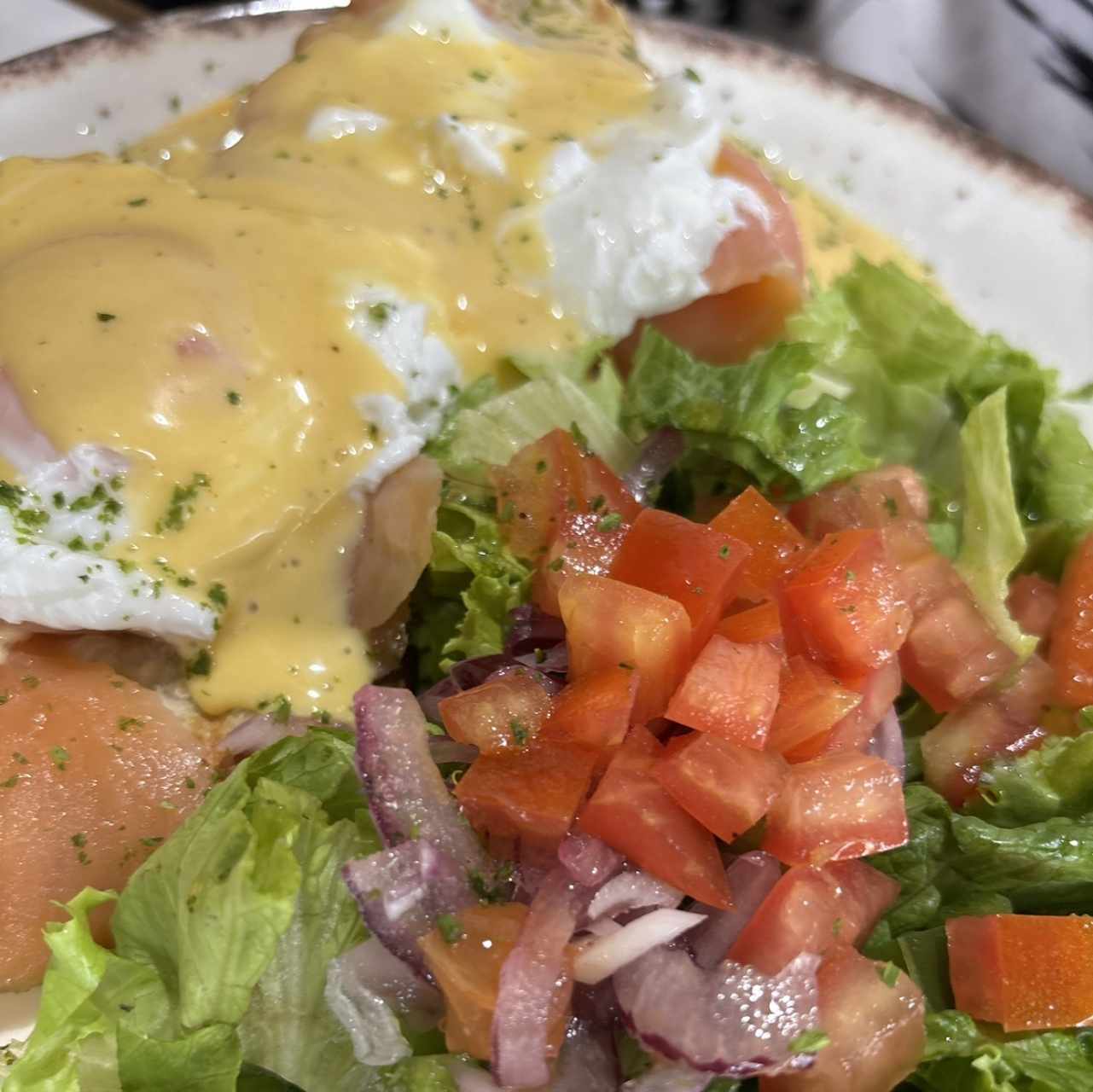Huevos Benedictinos de Pavo o de Salmón