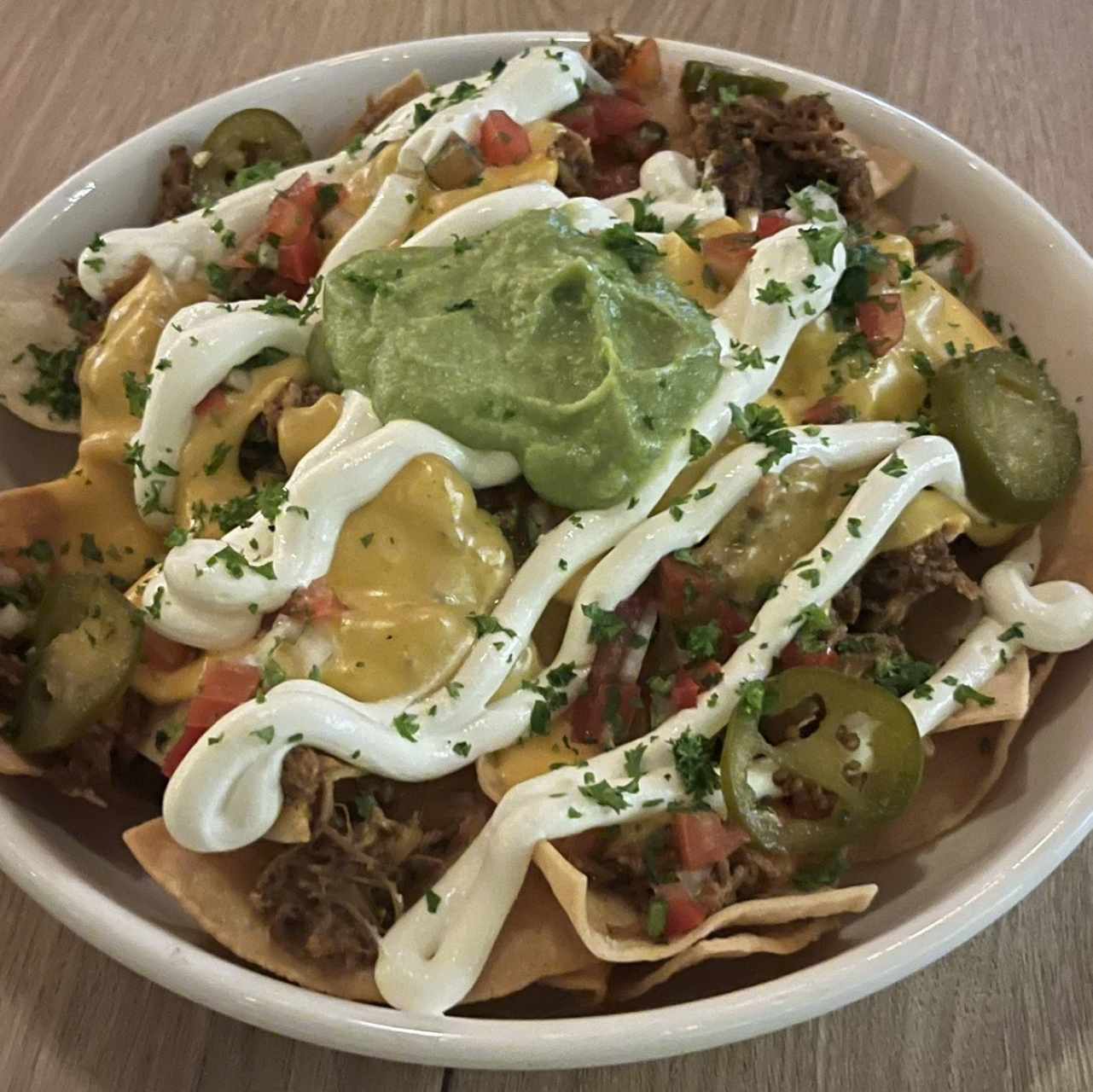 MAIN DISHES - NACHOS CON FLOW