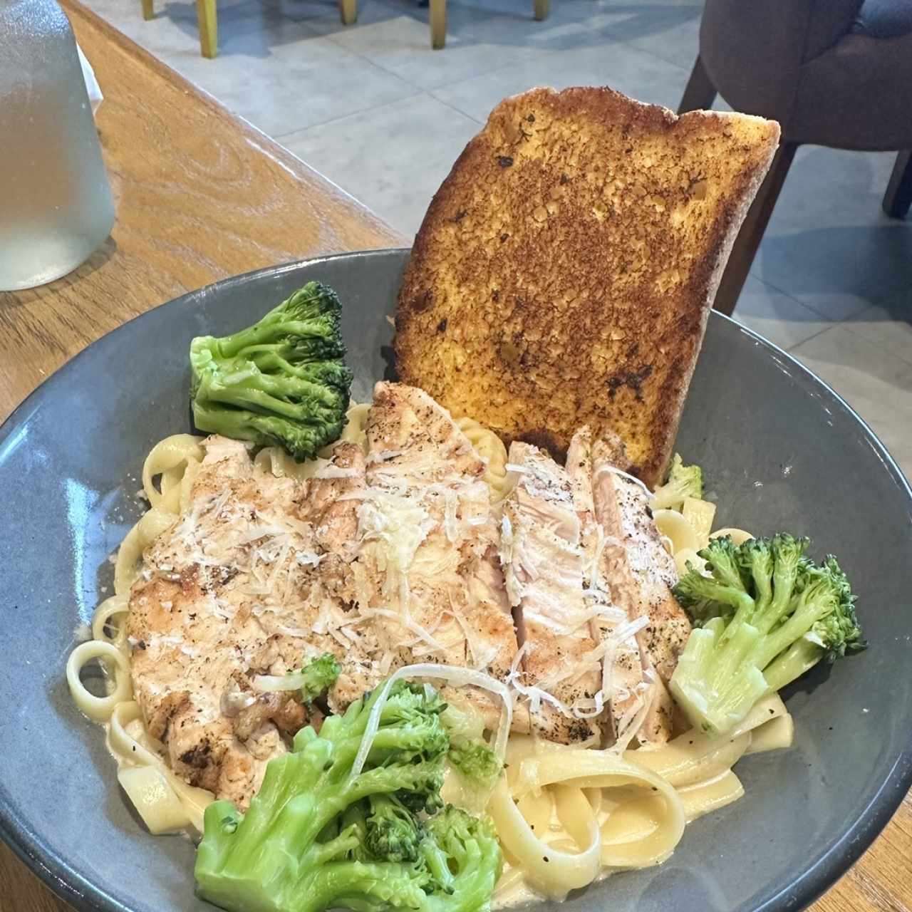 Chicken & Broccoli Alfredo Pasta