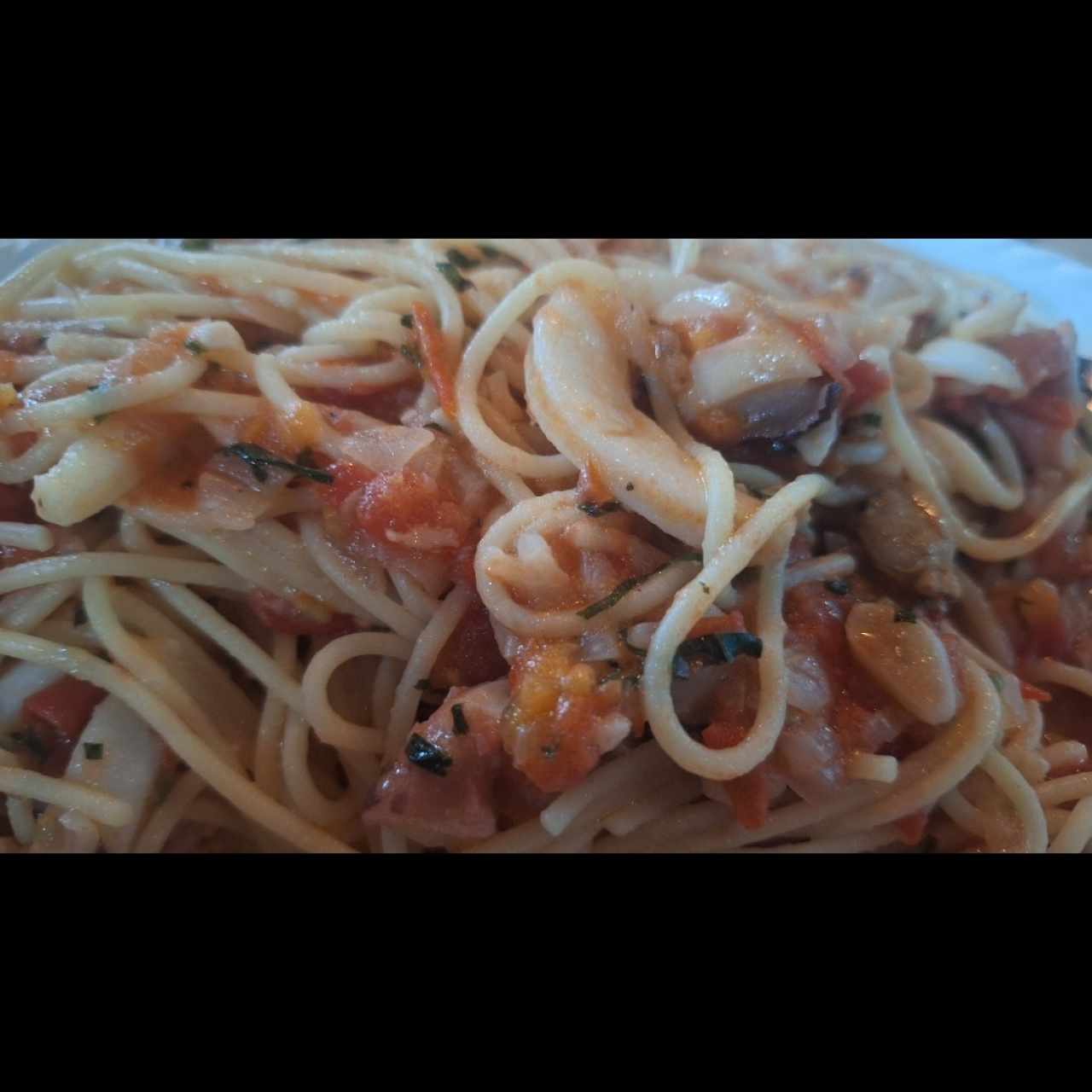 Spagheymti fruti di mar