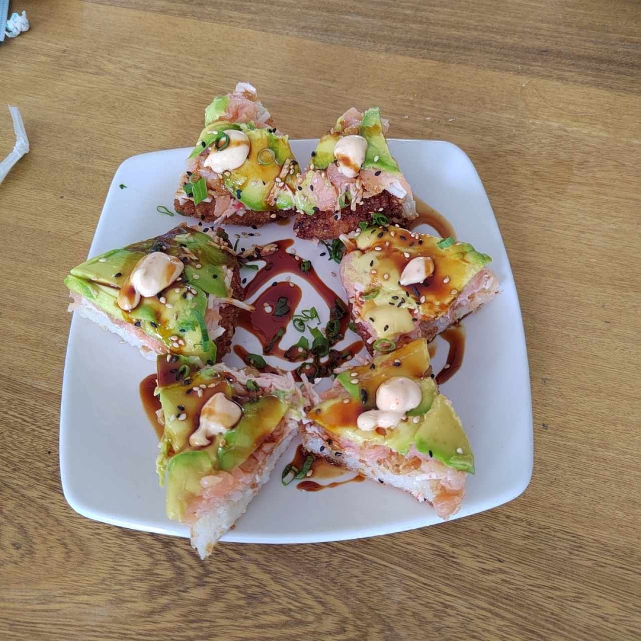 Entradas Calientes - Pizza Tataki salmón